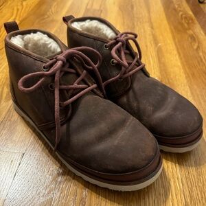Men’s Uggs chestnut color chukka fur lined lace up boots